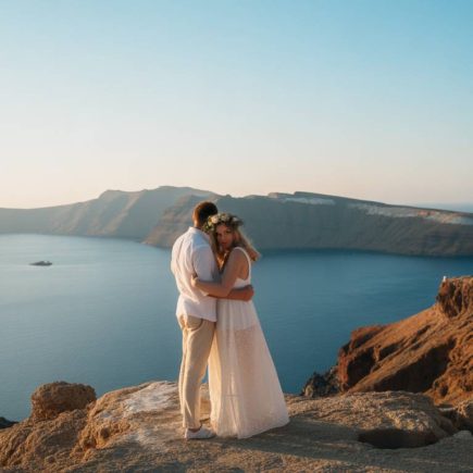 Voyage de Noces dans les Cyclades : Itinéraire Romantique entre Santorin, Paros et Naxos